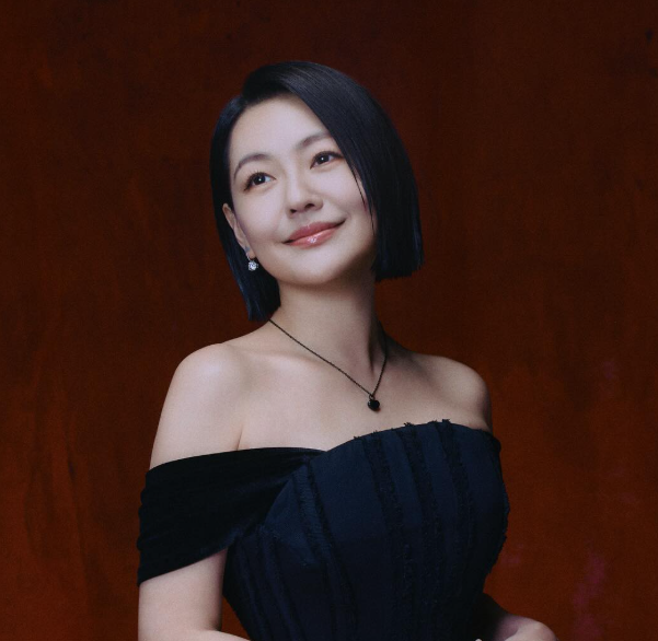 小S在大S過世後宣布無限期停工。 圖：翻攝自小S FB