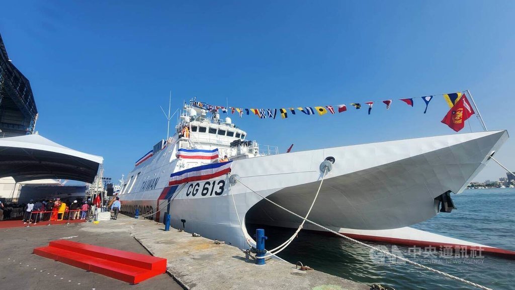 海洋委員會海巡署艦隊分署13日上午在中信造船股份有限公司舉行「600噸級巡防艦第11艘CG613蘭嶼巡防艦交船典禮」，海巡署說明，「蘭嶼巡防艦」艦體全長約65公尺、寬約14.8公尺，最高航速可達40節，續航力達2000浬，能執行長時間海上任務。中央社記者洪學廣攝　115年2月13日