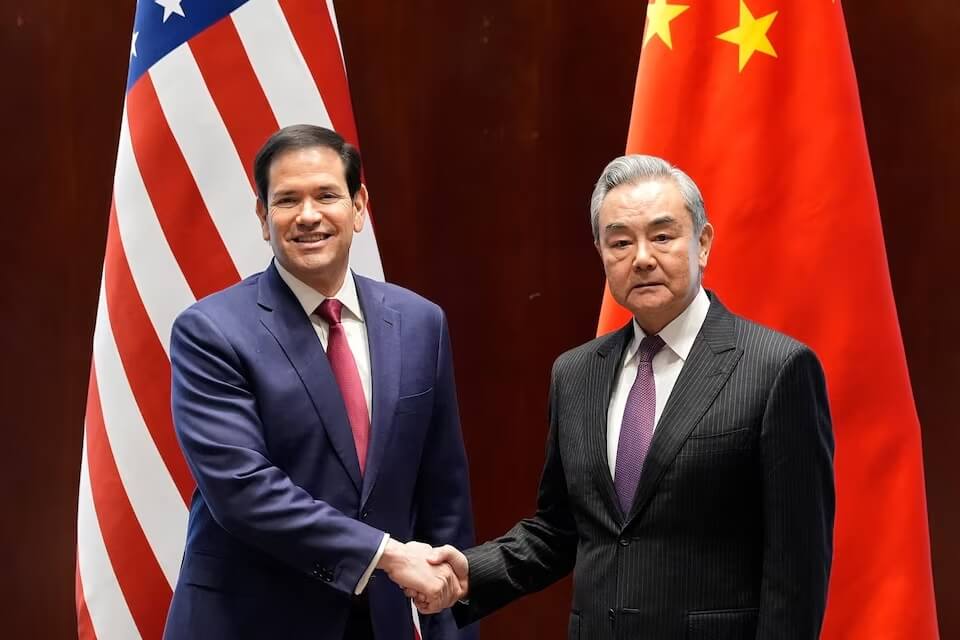 美國國務卿盧比歐13日在慕尼黑安全會議場邊與中國外交部長王毅會面。 圖：（Alex Brandon/Pool via 路透社）