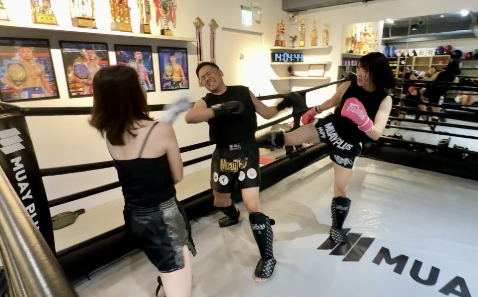 張以理(中)不敵黃雍琇(左)、鄭孟洳(右 )前後夾攻。 圖：張以理競選辦公室/提供