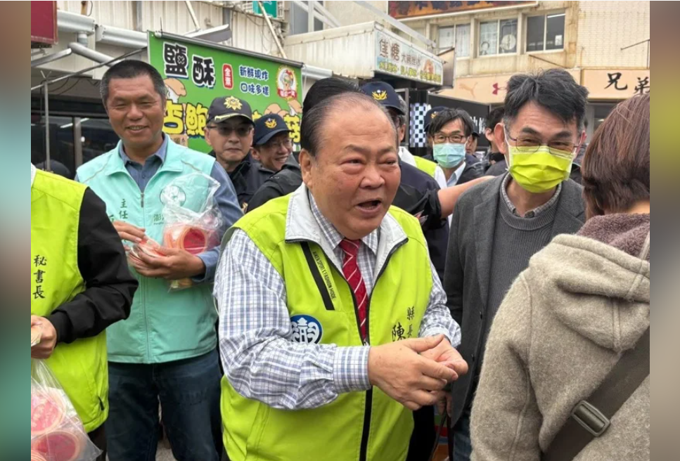 民進黨證實，澎湖縣長陳光復因拜年行程期間失足受傷，目前正由醫療團隊救治中，祈願陳縣長一切平安，儘早恢復健康。（資料照片） 圖：擷自陳光復臉書（資料照片）