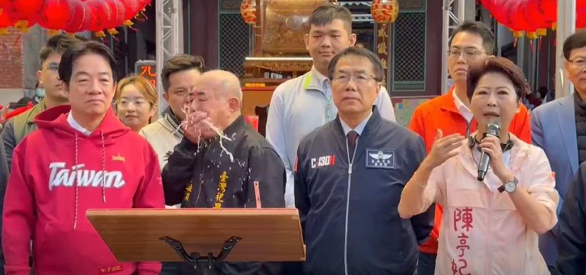 賴清德今(18)日赴台南武廟遭疑染諾羅主委嘔吐波及，疾管署籲防群聚。 圖：翻攝畫面