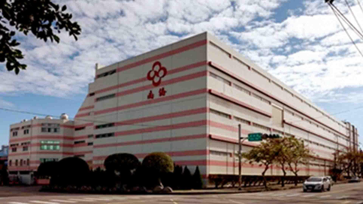 南僑集團會長陳飛龍於 2 月 12 日在家人陪伴下安詳辭世，享耆壽 90 歲。 圖：翻攝自 南僑集團 官方網站