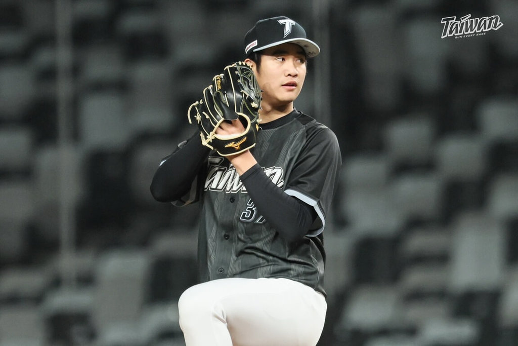 世界棒球經典賽（WBC）練習賽台灣隊22日與韓國職棒培證英雄交手，20歲投手張峻瑋（圖）中繼登板投2局火球連發、飆至155公里。（中華職棒提供）中央社記者謝靜雯傳真 　115年2月22日