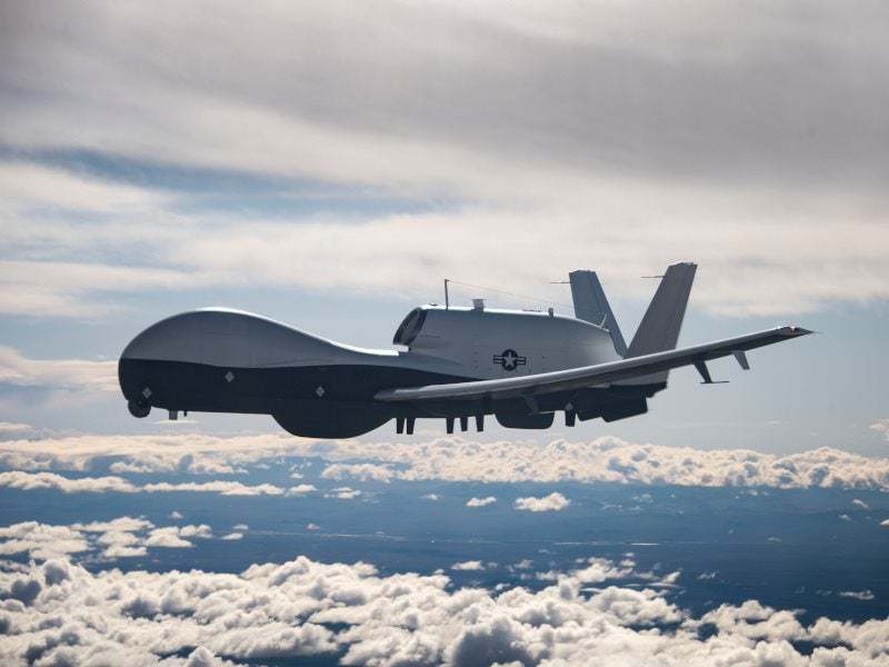 美國海軍一架 MQ-4C「海神」偵察無人機，在巡邏荷姆茲海峽時，從雷達螢幕上消失。 圖：翻攝自 X