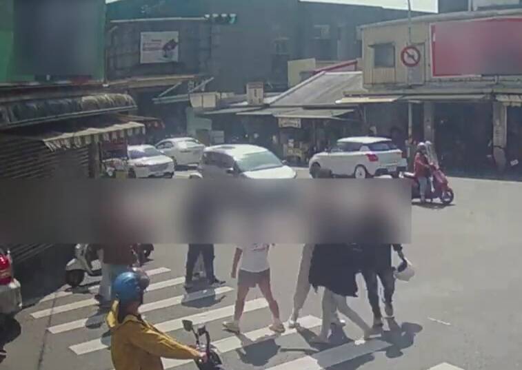 宜蘭行車糾紛引爆大亂鬥，警方帶回9人。 圖：警方提供