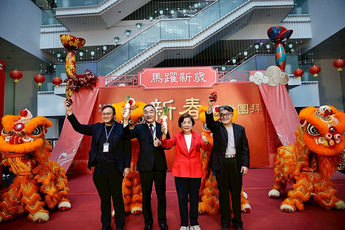 台中盧秀燕缺席新年團拜，最熱門的下屆市長人選江啟臣也未到場，立委楊瓊瓔因此站上C位。  圖：台中市政府/提供