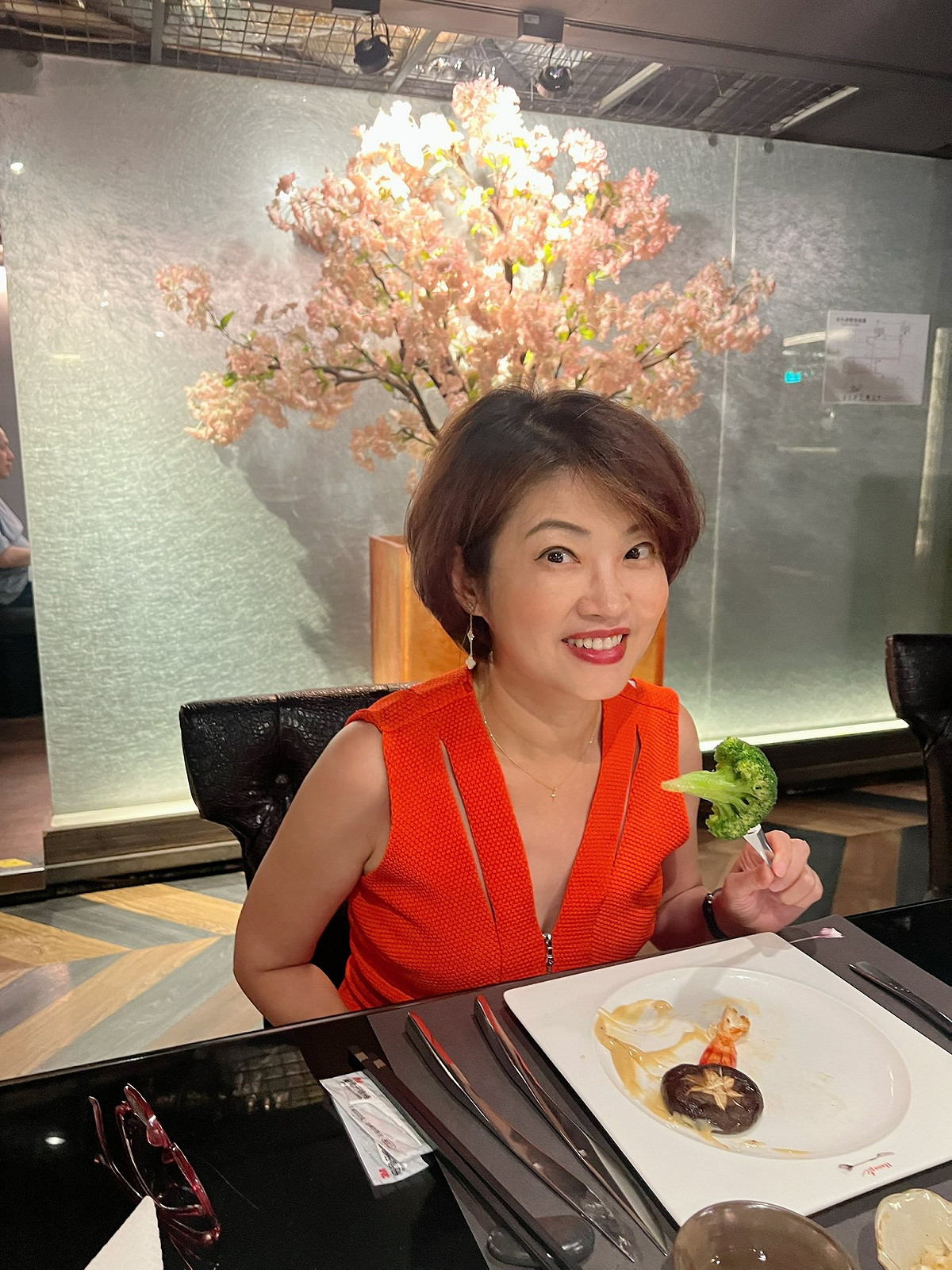 曾效力中天與民視的56歲前主播吳中純，今(25)日因淋巴癌驟逝，震驚外界。 圖：翻攝自吳中純　臉書