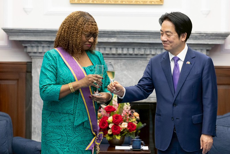 賴清德與聖文森駐台大使柏安卓（Andrea Clare Bowman）。 圖：總統府提供