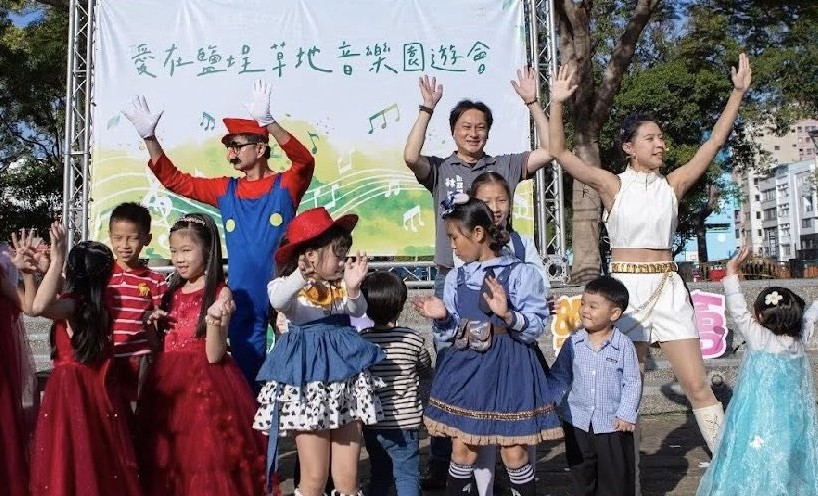 林哲弘關心學童校園學習環境安全。 圖：林哲弘競選辦公室/提供