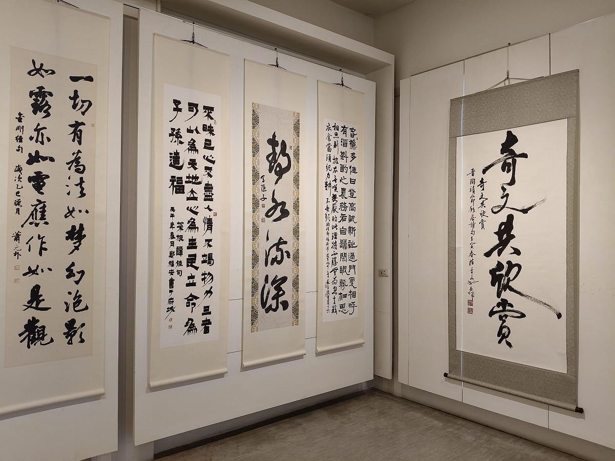 「學而書會」自今日起至3月26日在明宗書法藝術館盛大舉辦「道法自然  2026學而書會聯展」，該會集結大台南地區知名書法家，每次聯合展出各家力作，各界莫不引頸期盼。 圖：黃博郎／攝
