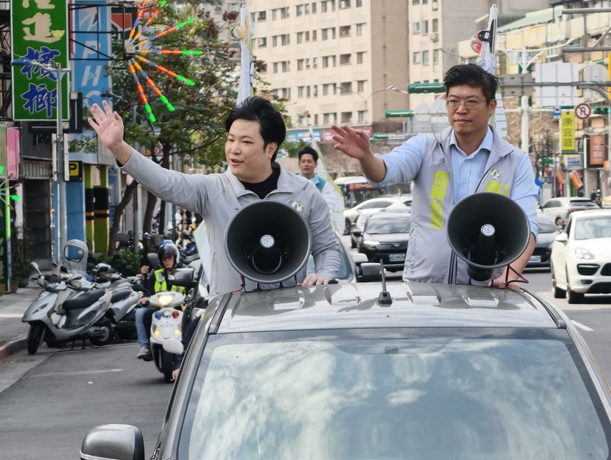 民進黨台北市議員黨內初選迅速加溫，大安文山市議員擬參選人高揚凱找來跨區、跨派系人士車掃，拉抬初選選情。 圖：高揚凱辦公室提供