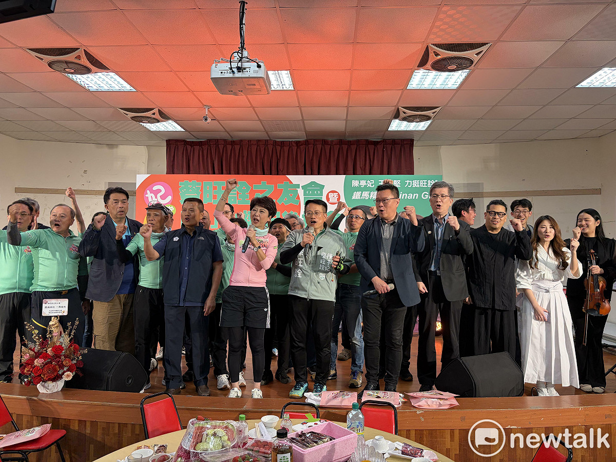 陳亭妃致詞時向支持者大聲疾呼「唯一支持蔡旺詮」，強力推薦蔡旺詮為其市政藍圖中不可或缺的「專業拍檔」，呼籲鄉親在 3月9日至3月15日的初選民調關鍵週，全力守護這席專業席次。 圖：黃博郎／攝