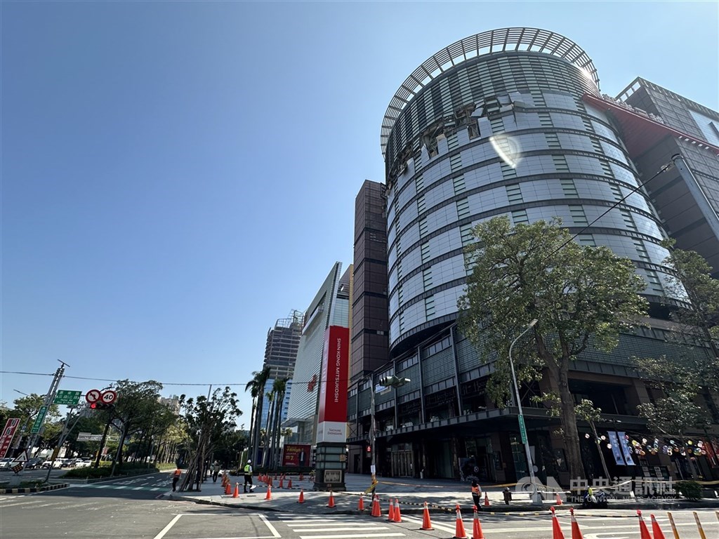 新光三越中港店民國114年2月氣爆，釀5死35傷。（中央社檔案照片）