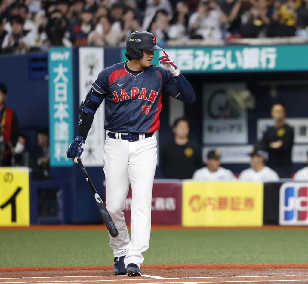 日本隊的大谷翔平在3日的經典賽官辦熱身賽擔任指定打擊，並未敲出安打。（共同社）