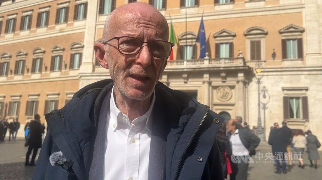 義大利國際特赦組織發言人努理（Riccardo Noury）向中央社表示，他擔憂伊朗在短期內會採取對內更殘暴的鎮壓手段，因此各界必須設法營救當地被關押的政治犯與異議者。中央社記者黃雅詩羅馬攝 115年3月4日 圖：中央社提供