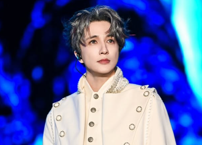 薛之謙近期遭網紅前女友李雨桐爆料騙財騙色、逼迫墮胎等，引發輿論譁然。 圖：翻攝自薛之謙微博