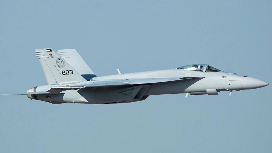 一架科威特F/A-18戰鬥機在科威特上空擊落了3架美國空軍F-15E「攻擊鷹」戰鬥機。這架科威特「大黃蜂」戰鬥機發射了3枚飛彈，造成3架友軍誤擊。 圖：翻攝自Ｘ／@Osinttechnical