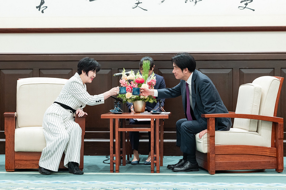 賴清德總統4日下午在總統府接見日本參議院前議長山東昭子一行。 圖：翻攝「臉書」潘孟安粉絲專頁