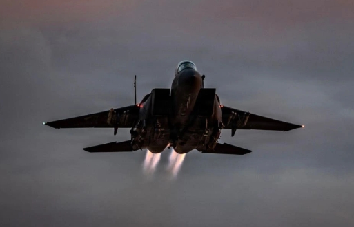 美國空軍一架 F-15E 戰機傳出當地時間 4 日淩晨在伊朗西南部執行打擊任務期間墜毀。(示意圖) 圖 : 翻攝自觀察者網