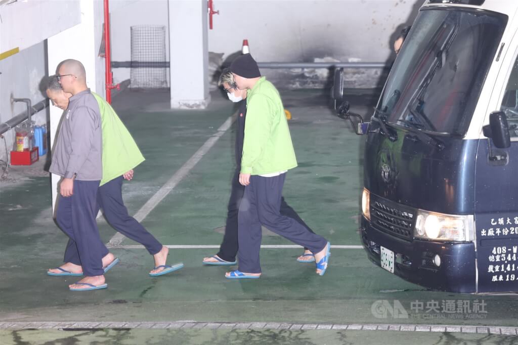 北檢偵辦太子集團洗錢案，依組織犯罪防制條例、洗錢防制法、刑法意圖營利賭博等罪，起訴主嫌陳志等62人、13家公司。圖為台北地檢署4日將9名被告移審台北地方法院。中央社記者趙世勳攝 115年3月4日