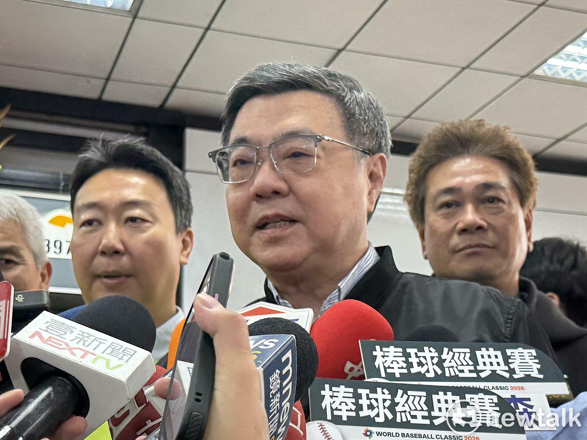 行政院長卓榮泰赴日觀看世界棒球經典賽（WBC）遭藍白批評，李忠憲教授指出，明眼人都看得出來，為什麼會出現這樣的政治攻防，問題從來不是棒球。 圖：周煊惠 / 攝（資料照）