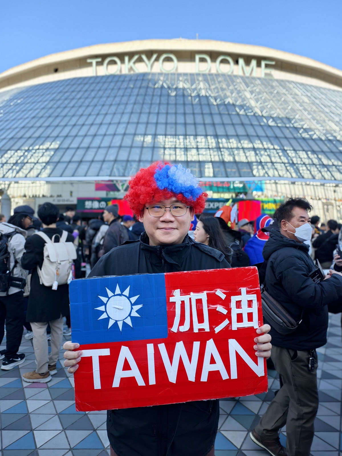 昨(8)日WBC台灣5比4勝韓國，林氏璧於三壘敵陣錄下最後一球影片，引萬人觀看。 圖：翻攝自「日本自助旅遊中毒者」　臉書專頁