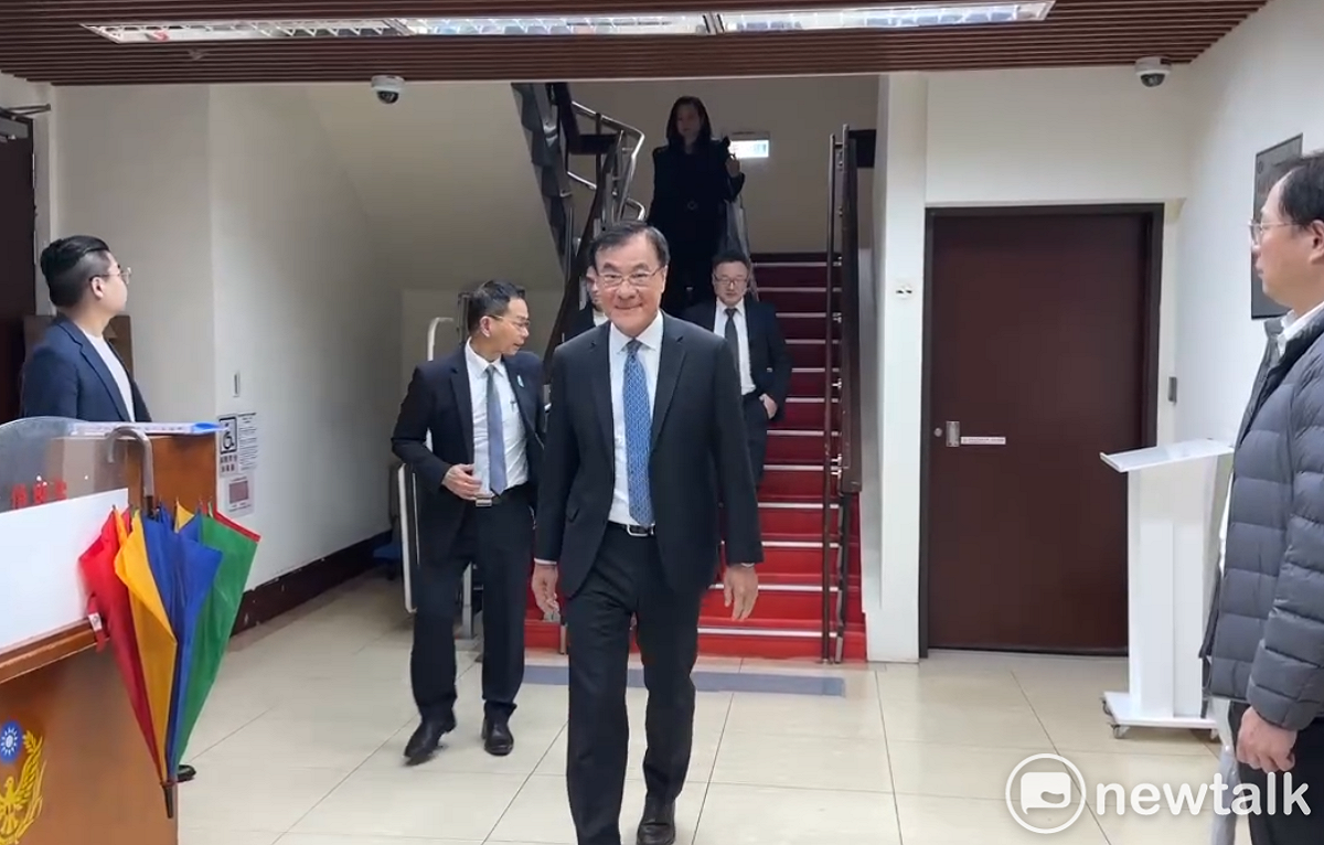 海基會董事長蘇嘉全、副董事長羅文嘉今拜會民眾黨團。 圖：周煊惠 / 翻攝