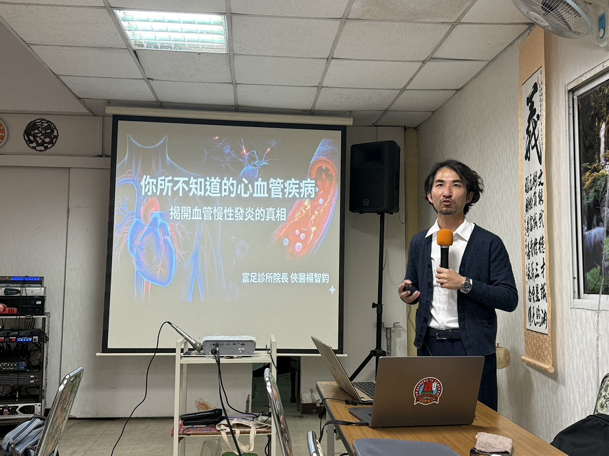 曾代言大研魚油的楊智鈞醫師指睡夢猝死非心梗，多因心室顫動與呼吸中止，有警訊速就醫。 圖：翻攝自俠醫楊智鈞 - 富足診所血管職人　臉書專頁