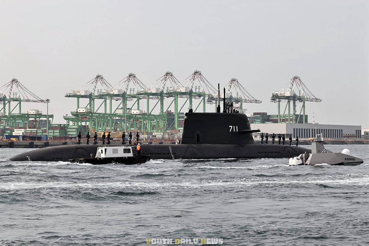 在國防自主方面，台灣潛艦「海鯤」（SS-711）再度出海進行新階段海上測試（SAT）。 圖:翻攝自X帳號@Military_idv_tw