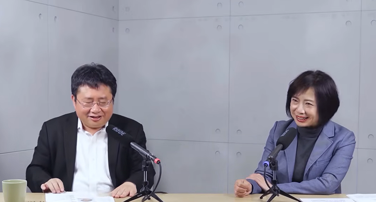 何欣純接受矢板明夫專訪。 圖：何欣純市政辦公室/提供