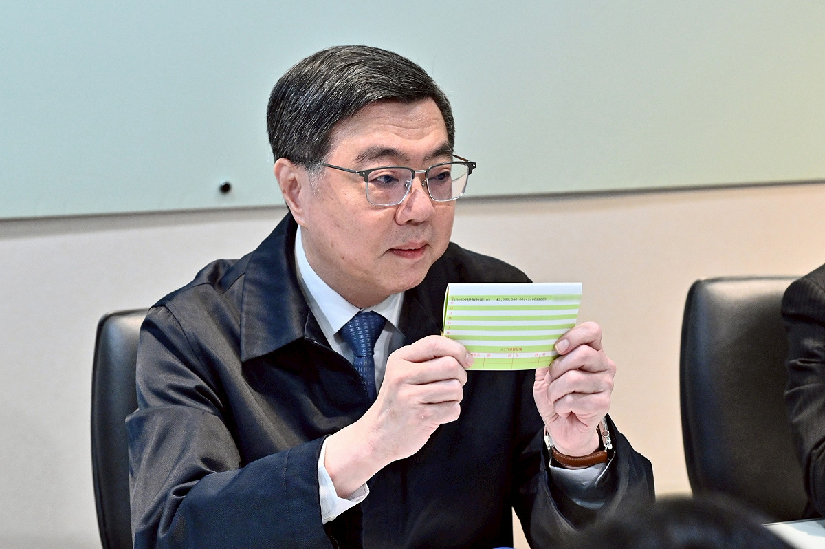 藍白質疑行政院院長卓榮泰挪用公帑購票赴日觀看球賽。 圖：行政院提供