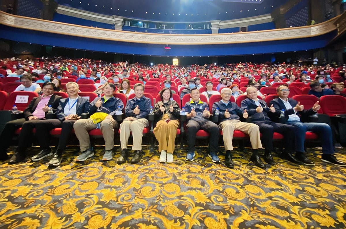 中鋼在義大遊樂世界皇家劇院包場舉辦家庭日活動。 圖：義大遊樂世界/提供
