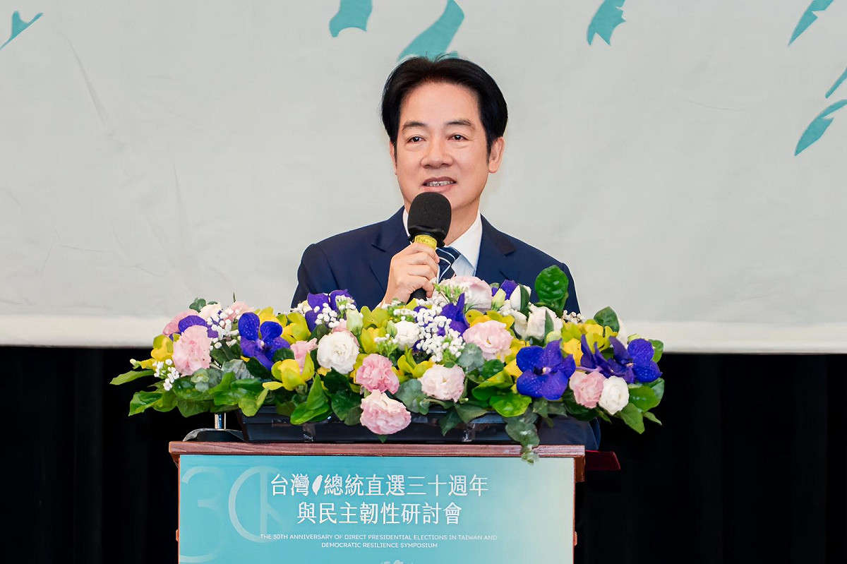 總統賴清德 14 日出席台灣智庫舉辦的「台灣總統直選三十周年與民主韌性」研討會，針對台灣在民主化領域取得的成就發表看法。然而，相關言論卻遭中國國台辦猛烈批評。針對國台辦的指控，台灣智庫今( 15 日)發表聲明回應，強調願意與中國共同交流自由化與民主化的經驗，進一步推動地區的和平與繁榮。 圖：台灣智庫提供