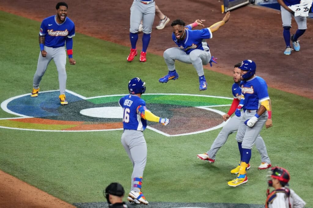 世界棒球經典賽8強戰委內瑞拉以8比5擊敗日本隊。（圖取自x.com/MLB）