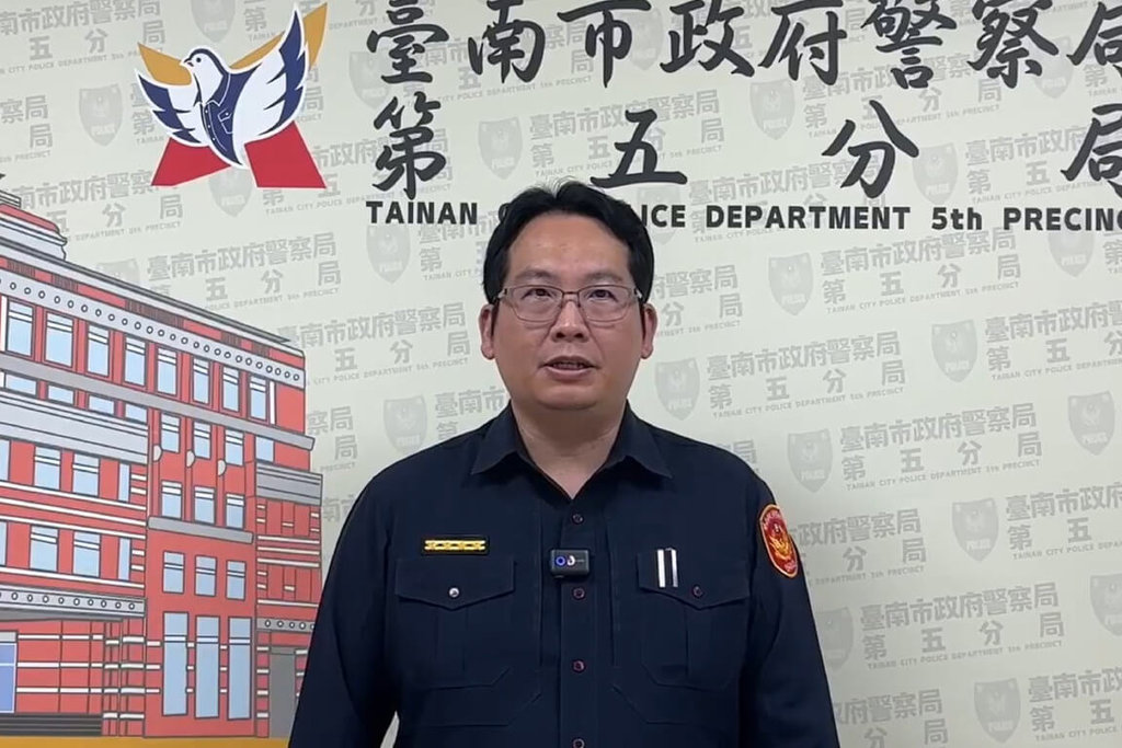 台南一名男子疑因感情因素，14日晚間涉嫌持水果刀刺傷對方，傷者送醫不治。第五分局副分局長吳秉蒼接受媒體聯訪說明案情。（警方提供）中央社記者楊思瑞台南傳真 115年3月15日