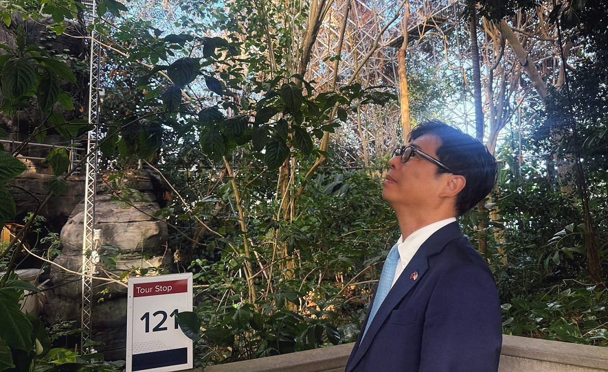 陳其邁率團參訪美國Biosphere 2研究設施，了解氣候變遷對生態之影響。 圖：高雄市環保局/提供