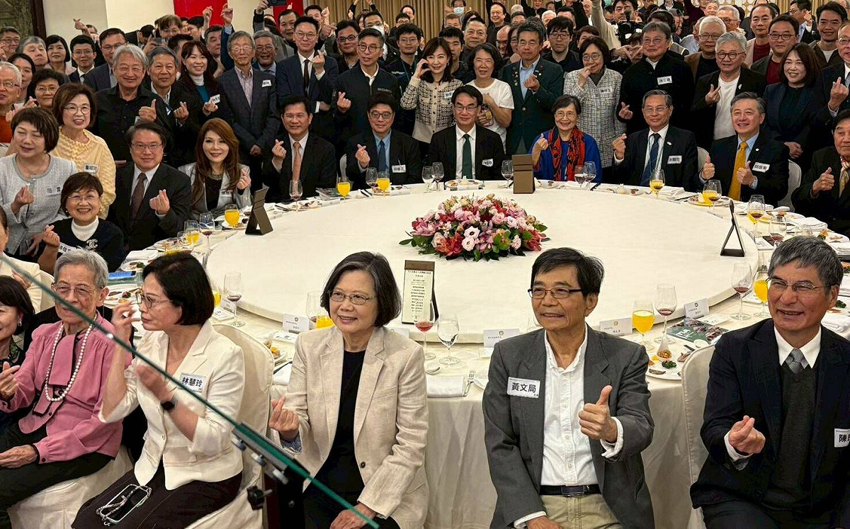 （影）台灣勵志協會年度大會召開 蔡英文籲朝野團結因應中國威脅
