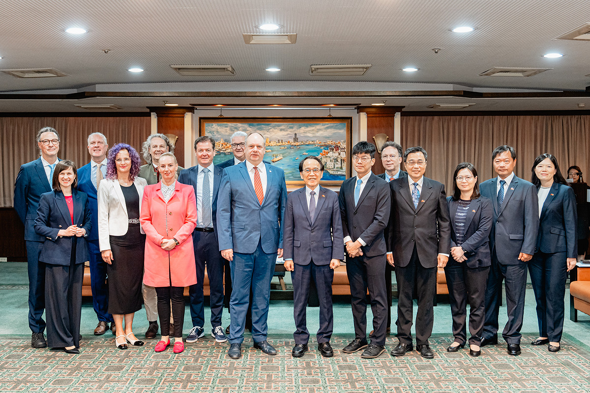 德勒斯登市訪團拜會高雄市政府。 圖：高雄市行國處/提供