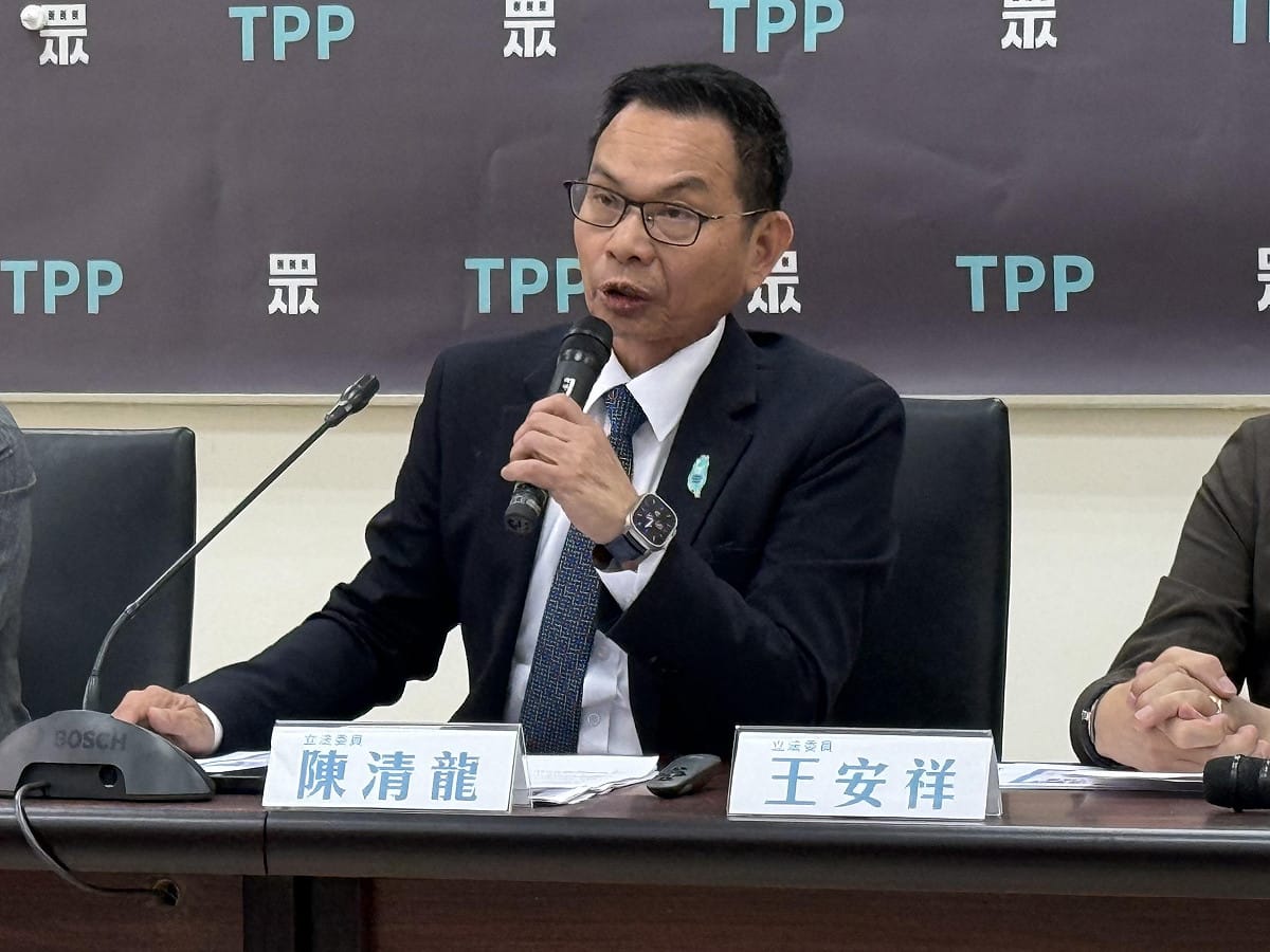 民眾黨團總召陳清龍。 圖：周煊惠 / 攝