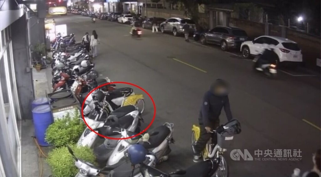 詹姓男子14日騎乘YouBike單車行經台中某餐廳，見另1輛YouBike停在店外未上鎖，竟自行調包以規避支付較高租借費用，警方獲報循線逮人法辦。（翻攝照片）中央社記者蘇木春傳真　115年3月18日