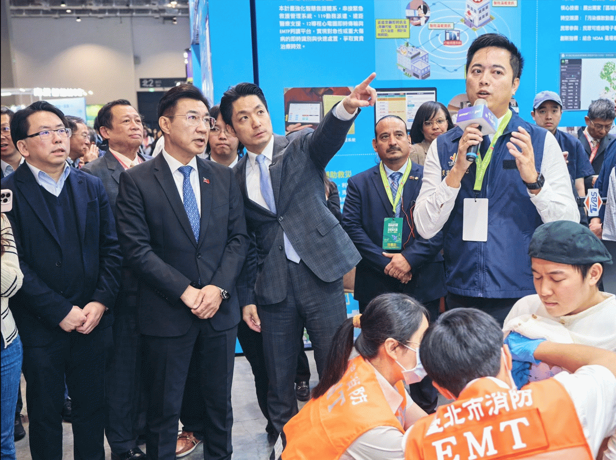 國民黨將於本月25至31日進行台中市長初選民調，台北市長蔣萬安18日表態力挺爭取提名的立法院副院長江啟臣。 圖：翻攝自蔣萬安臉書