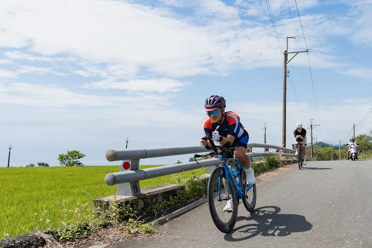 「長濱雙浪金剛馬拉松」5月3日登場。參加者可以沿著金剛大道，伴隨著海風慢跑。