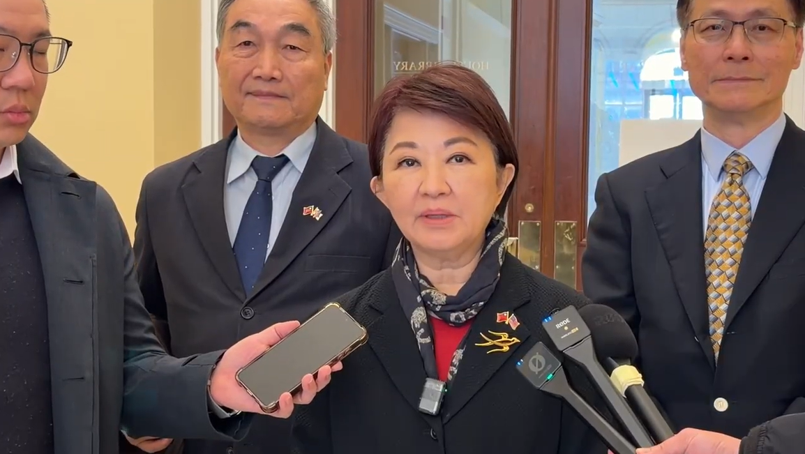 盧秀燕拜會美國國會，接受媒體採訪。 圖：台中市政府/提供