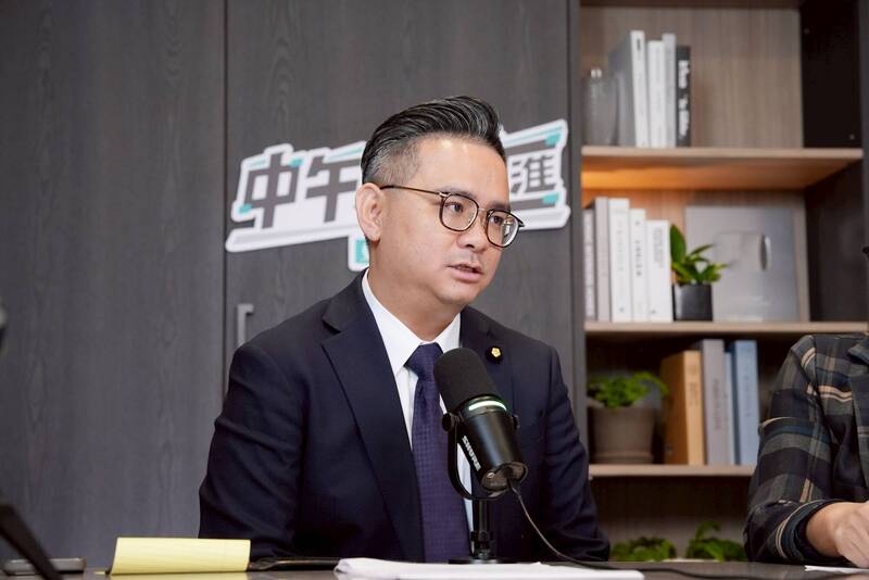 黃健豪接受節目專訪表示，盧秀燕訪美要提醒國民黨中央，跟中共維持和平不代表要反美。 圖：節目中午來開匯提供