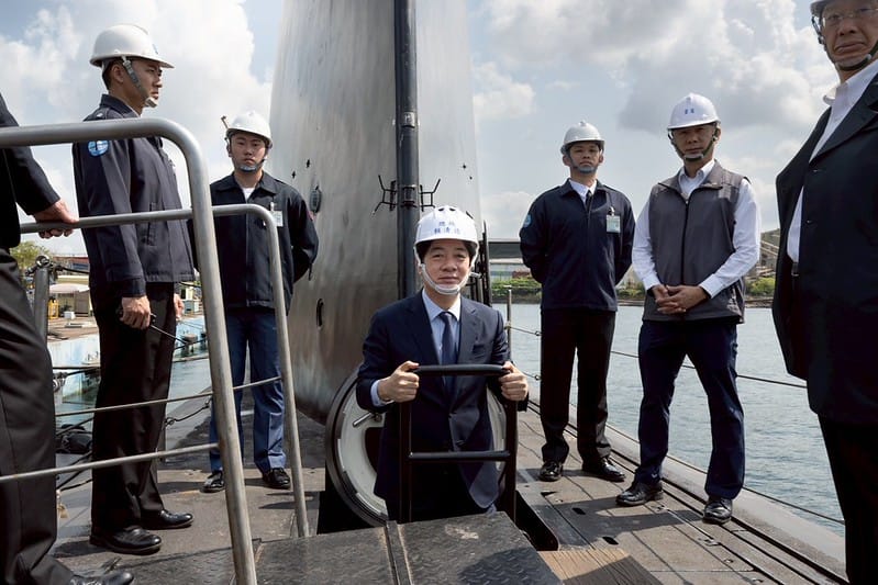 賴清德登上國造潛艦海鯤號。 圖：總統府提供