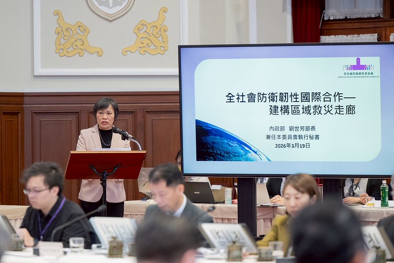 內政部長劉世芳說明建構「區域救災走廊」計畫 圖：總統府提供