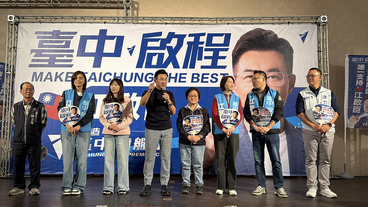 江啟臣在楊瓊瓔大本營神岡區辦見面會，沒有同區市議員站台，但有跨區跨黨派民代力挺。  圖：江啟臣服務處/提供