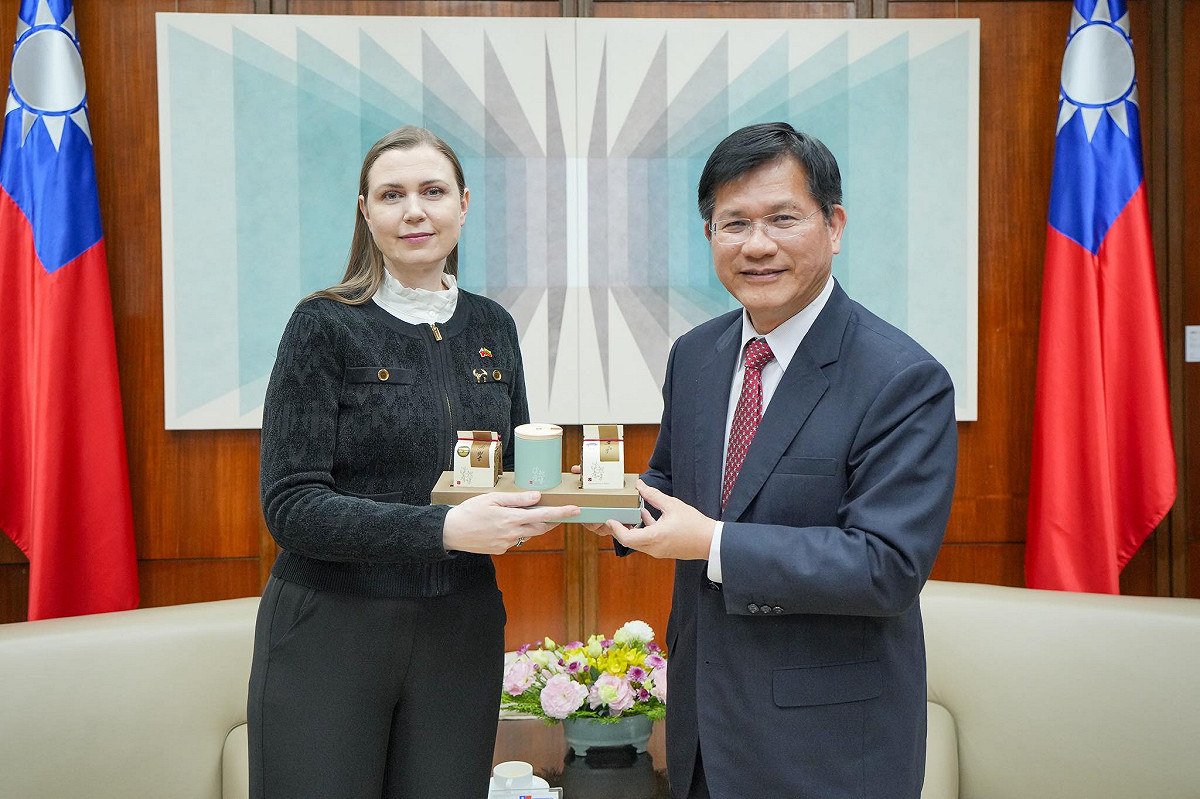 林佳龍與立陶宛國會議員暨前國防部長沙卡琳恩（Dovilė Šakalienė） 圖：翻攝自林佳龍臉書