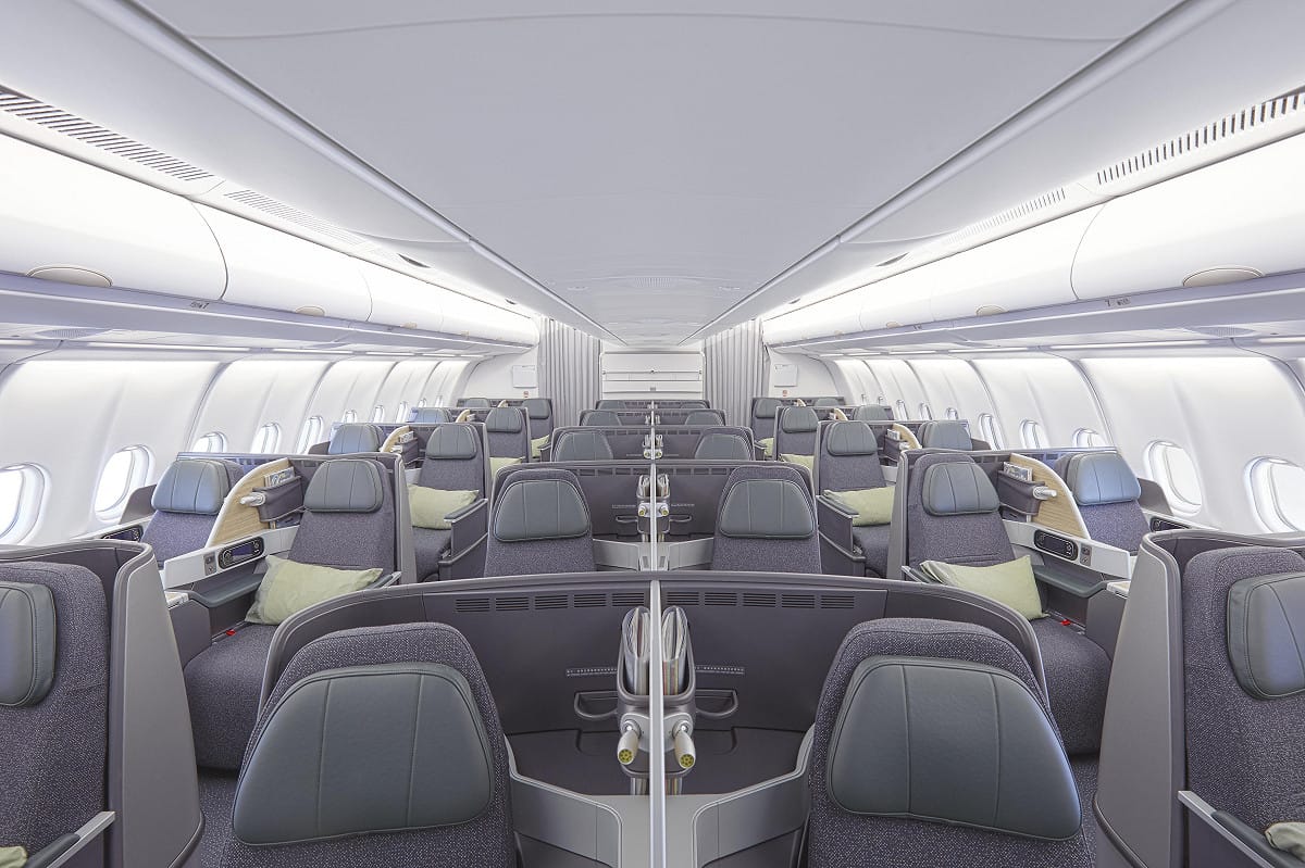 空中巴士A330-300廣體客機提供309個座位放大機型，使南部旅客出國更便利舒適。 圖：長榮航空／提供